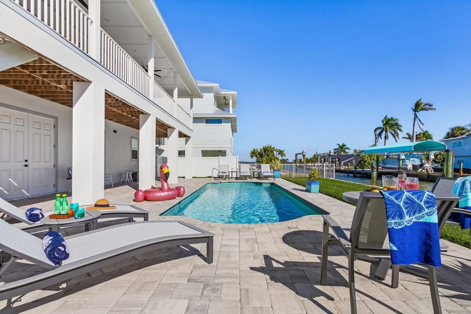 Gulf Access, Walk to the Beach, Heated Pool - The Fabulous Flamingo - Roelens House in Estero Island