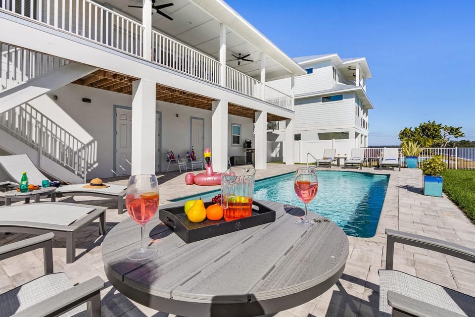 Gulf Access, Walk to the Beach, Heated Pool - The Fabulous Flamingo - Roelens House in Estero Island