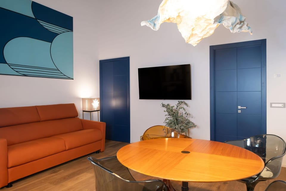 Communal lounge/ TV room, Dining area