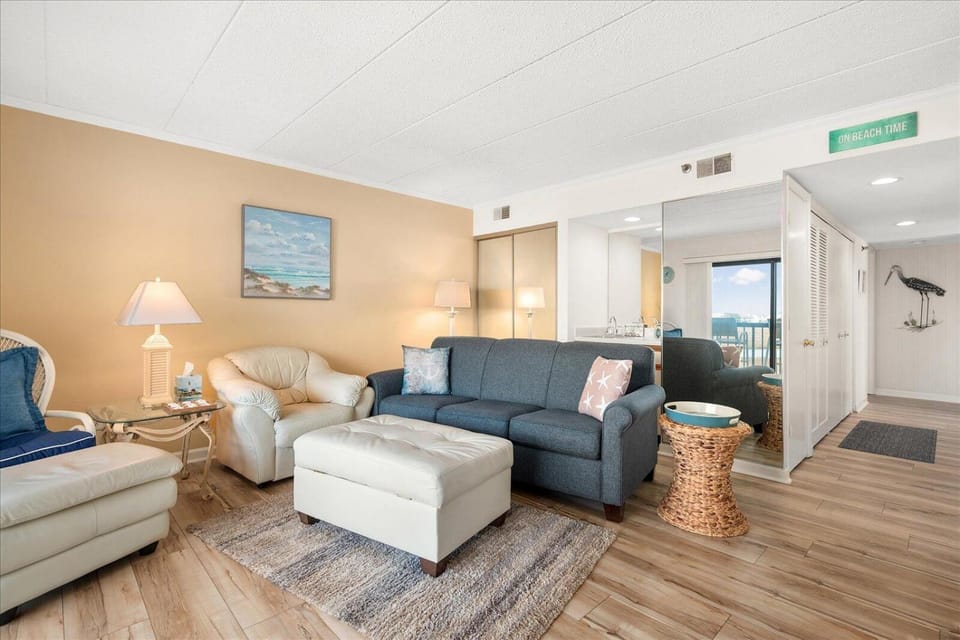 Family Friendly Bay Princess Condo with Outdoor Pool and Bayfront Balcony! House in Ocean City