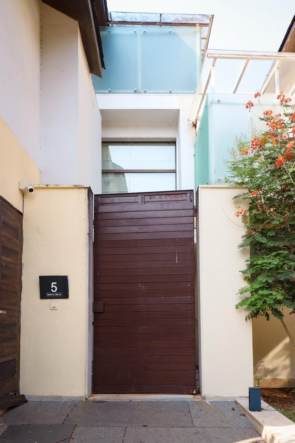 Facade/entrance