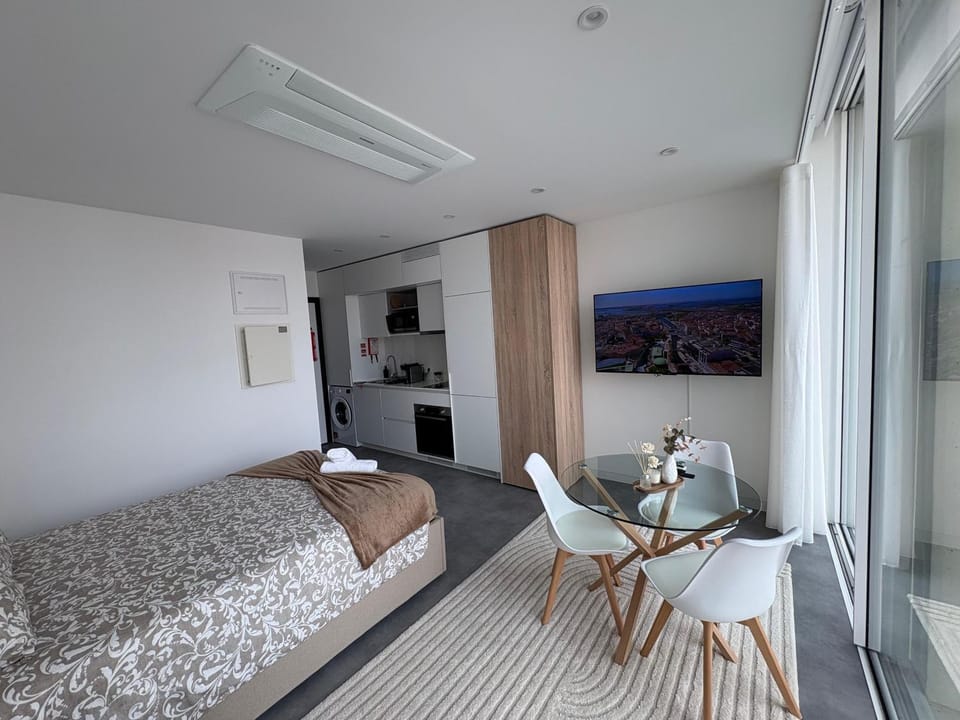 Comfort Avenue Studio Apartment in Aveiro