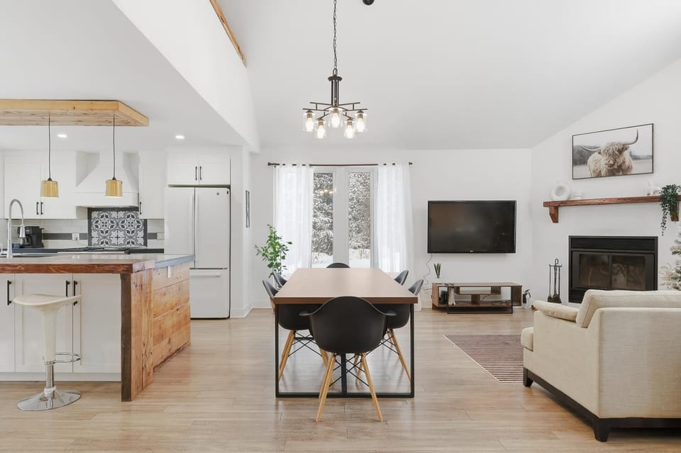 TV and multimedia, Living room, Dining area