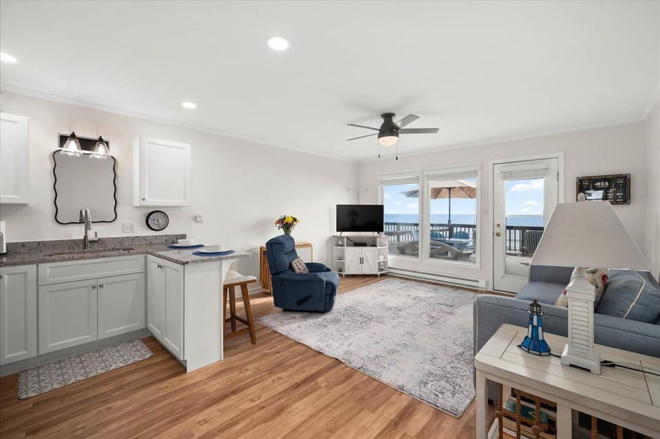 Amazing Views From This 1 Bedroom Oceanfront Condo House in Ocean City