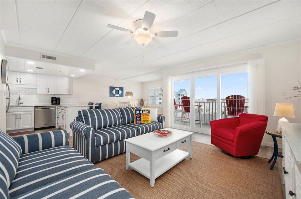 Downtown 2 Bedroom White Marlin Condo short walk to the Beach and Boardwalk! House in Ocean City