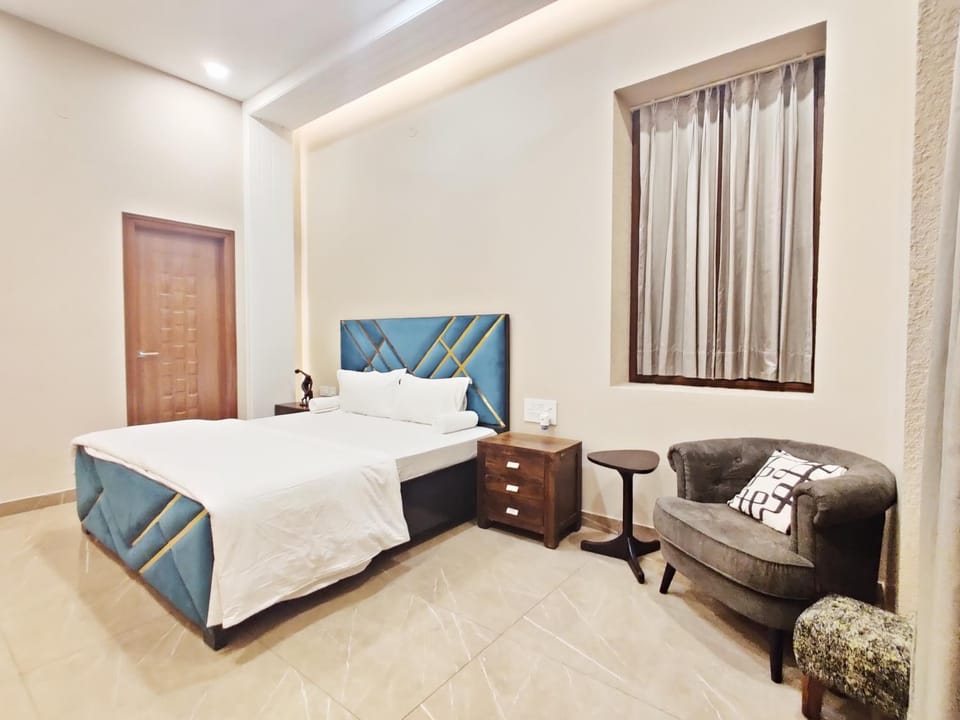 Bed, Photo of the whole room, Bedroom