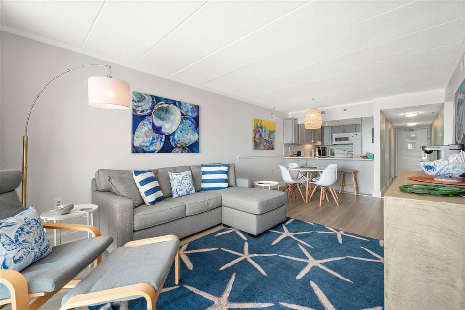 Stunning Renovated 2 Bedroom Direct Ocean Front! House in Ocean City