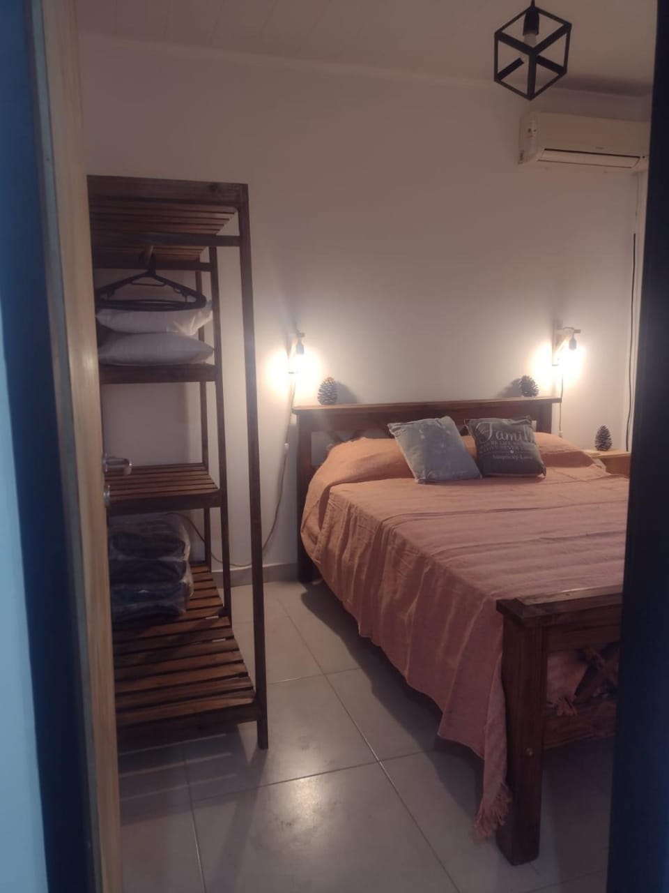 Bed, Photo of the whole room, Bedroom, air conditioner
