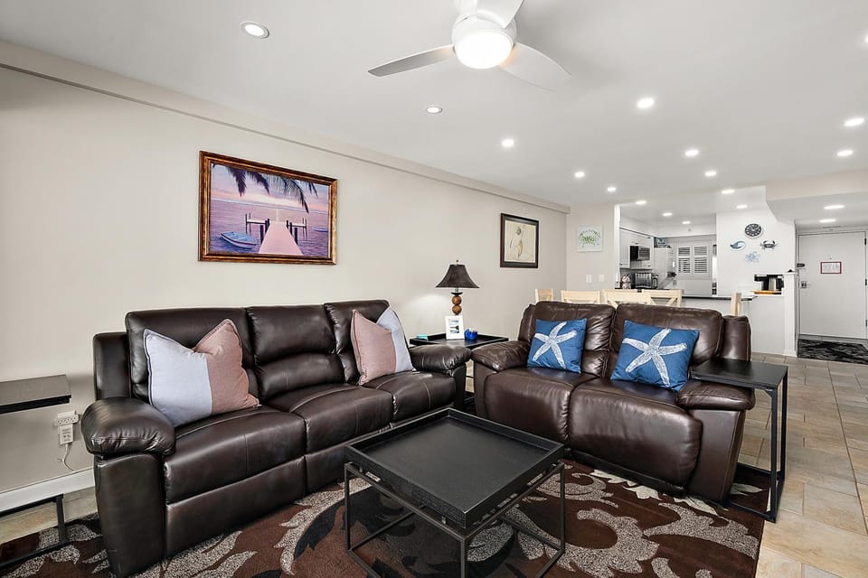 Direct Ocean Front Views From Your Private Balcony and Renovated Condo in English Towers! House in Ocean City