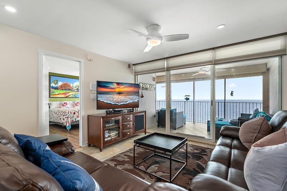 Direct Ocean Front Views From Your Private Balcony and Renovated Condo in English Towers! House in Ocean City