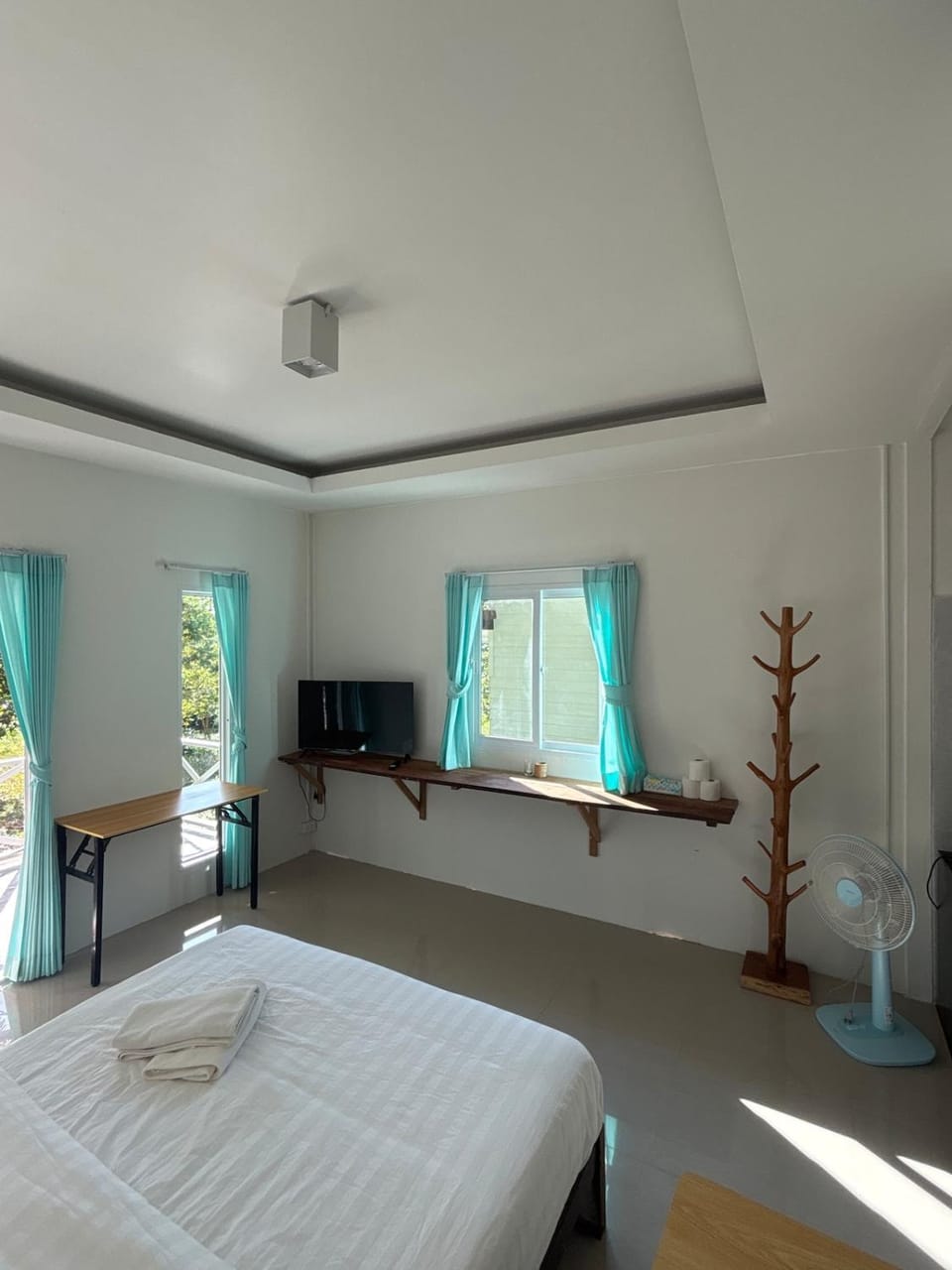 Communal lounge/ TV room, Bed, TV and multimedia, Photo of the whole room, Evening entertainment, Bedroom