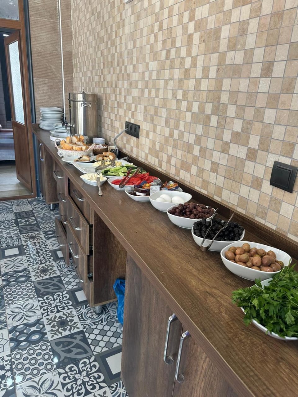 Property building, Breakfast