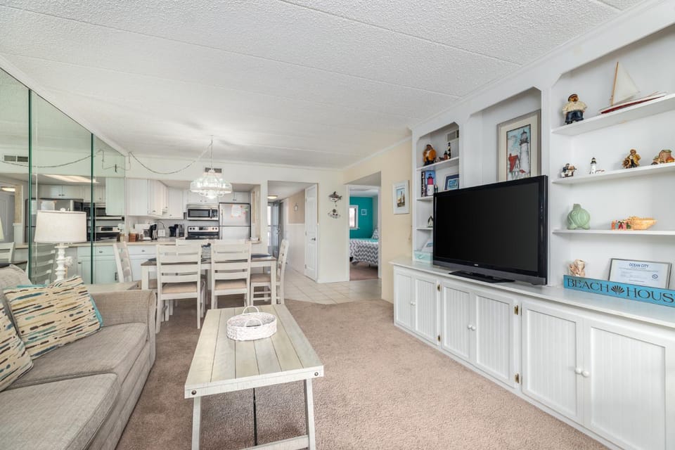 Great Ocean Front 2 Bedroom Ocean Trail Condo in Ocean City! House in Ocean City