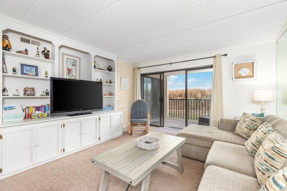 Great Ocean Front 2 Bedroom Ocean Trail Condo in Ocean City! House in Ocean City