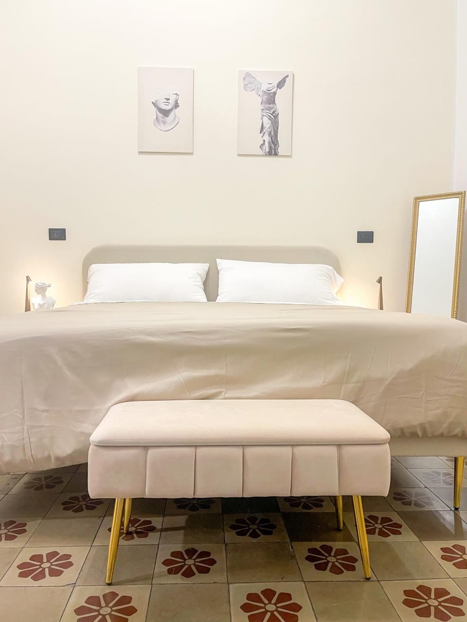 Bed, Photo of the whole room, Bedroom