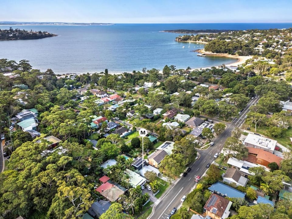 Bundeena Bungalow House in Sydney