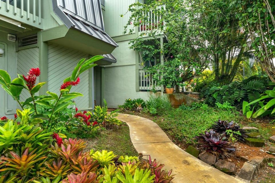 (P9B) 1Br with Loft Princeville Retreat, Pool, AC, Wifi Apartment in Princeville
