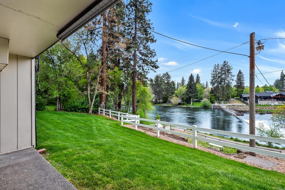 Riverfront Studio in Downtown Bend House in Bend