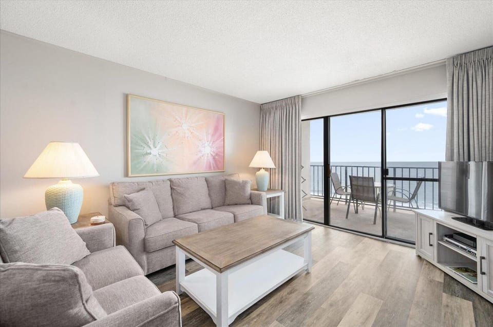 Family Friendly Ocean Front 2 Bedroom Plaza Condo with Indoor & Outdoor Pool! House in Ocean City