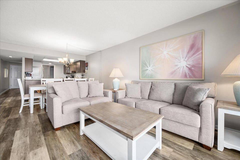 Family Friendly Ocean Front 2 Bedroom Plaza Condo with Indoor & Outdoor Pool! House in Ocean City