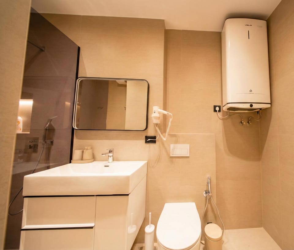 Shower, Toilet, Bathroom, towels