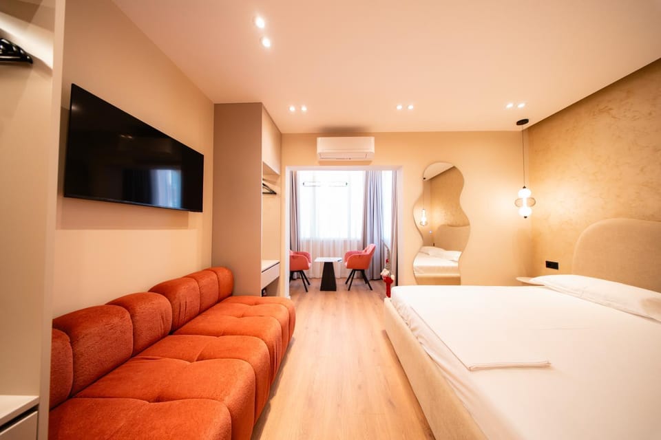Photo of the whole room, Bedroom