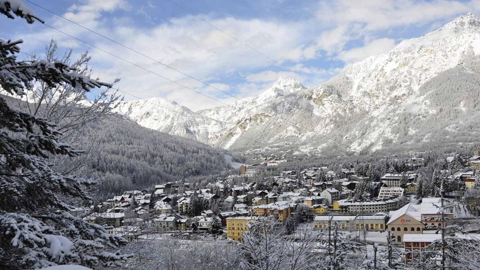 City view, Mountain view