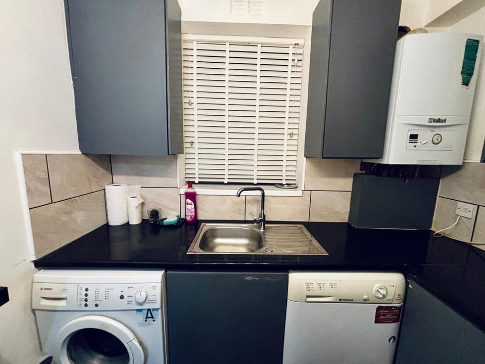 Emerald Room - shared bathroom Vacation rental in London