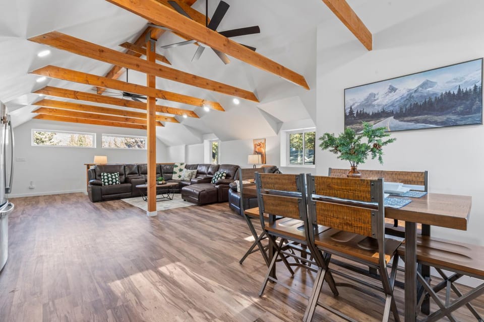 Tall Pines Retreat Large Patio w BBQ and Firepit! House in Big Bear