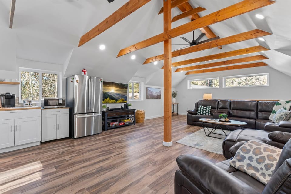 Tall Pines Retreat Large Patio w BBQ and Firepit! House in Big Bear