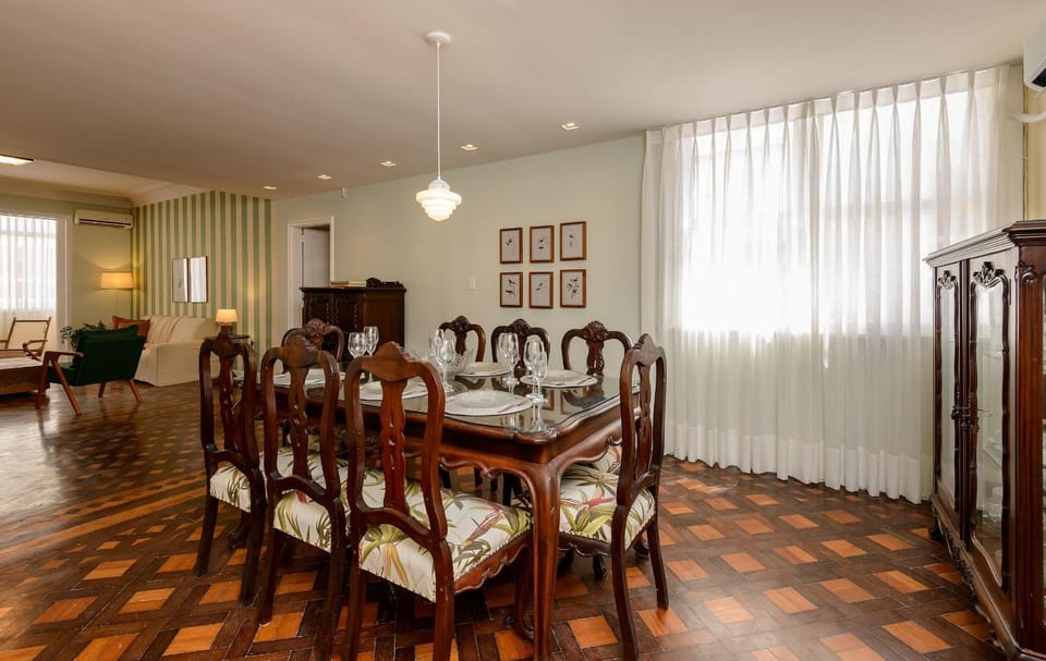 Large 3BDRs with balcony and garage | NSC 664/708 Apartment in Rio de Janeiro