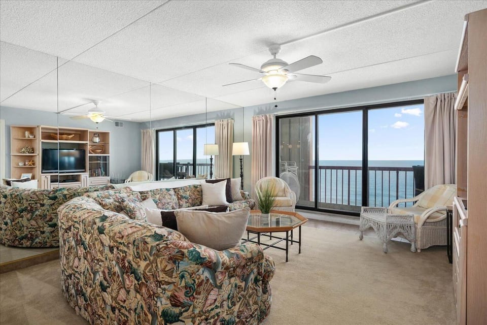 2 Bedroom Rainbow Condo with Fabulous Direct Ocean Views and Outdoor Pool! House in Ocean City