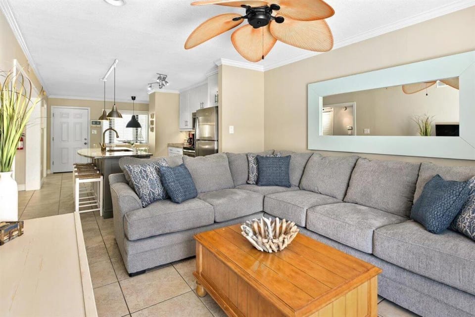 Updated 2 Bedroom in Tiffanie By The Sea With Outdoor Pool, Steps to the Beach! House in Ocean City