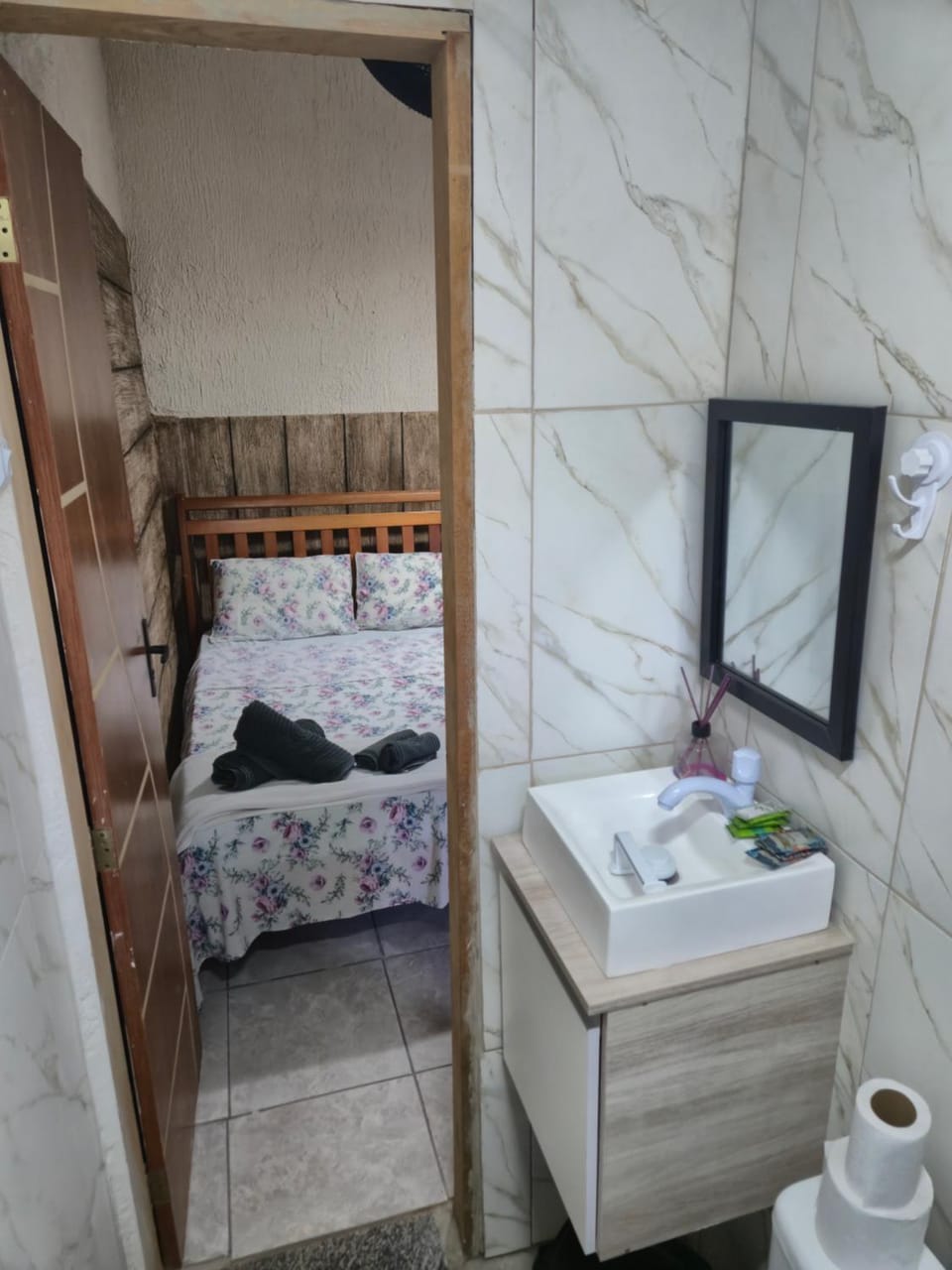 Bathroom, towels