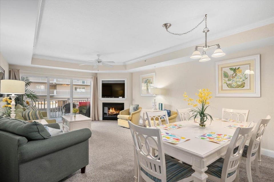 Beautiful 3 Bedroom Sunset Beach Condo with Outdoor Pool! House in Ocean City