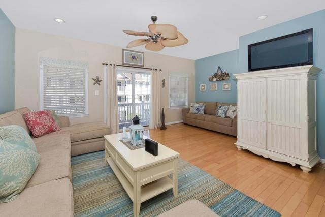 Steps to the boardwalk, Check out this 4 Bedroom Townhome with Outdoor Pool! House in Ocean City