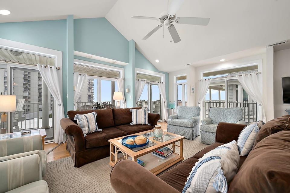 Beautiful Ocean and Bay Views from this Premier 5 Bedroom Property In St Kitts! House in Ocean City