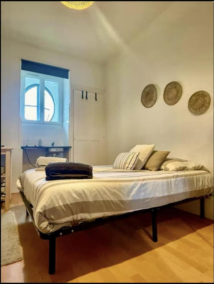Le Perchoir Toulousain - Studio with Shared WC in the Heart of Rue Alsace Lorraine Apartment in Toulouse