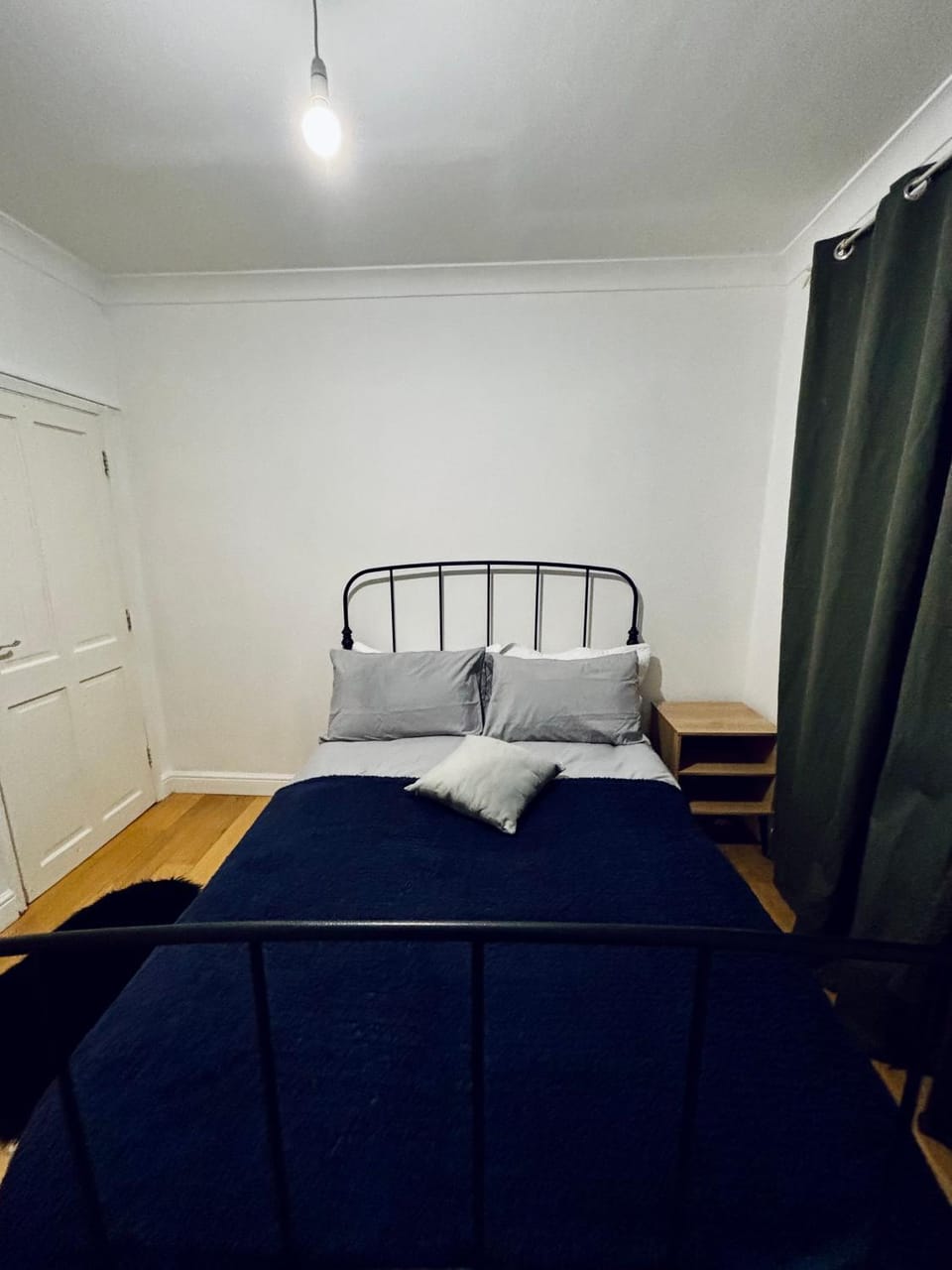 Obsidian Room - shared bathroom Vacation rental in London
