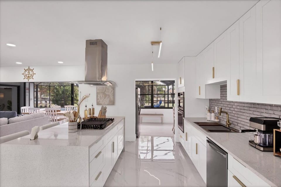 Kitchen or kitchenette