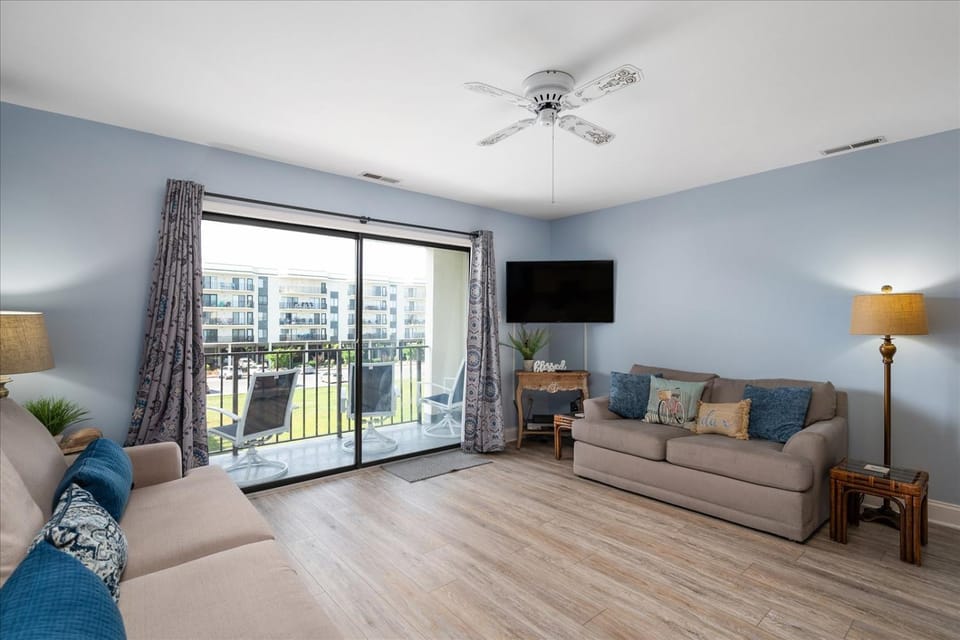 Spacious and Beautiful 1 Bedroom Condo in North OC with Outdoor Pool! House in Ocean City