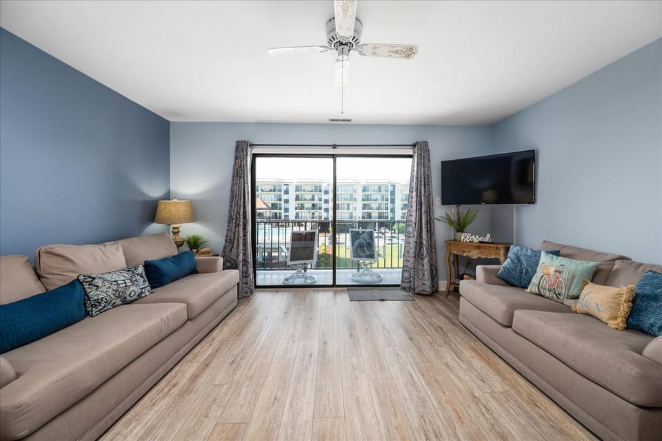 Spacious and Beautiful 1 Bedroom Condo in North OC with Outdoor Pool! House in Ocean City