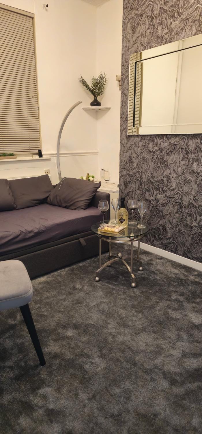 Comfy 2 Bedroom House near City Centre and Uclan Apartment in Preston