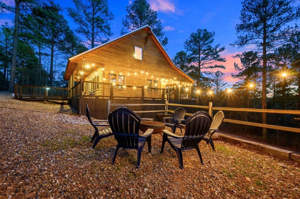 Eagle Hollow Hot Tub-Arcade-Foosball-Fire Pit House in Oklahoma