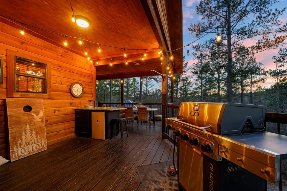 Eagle Hollow Hot Tub-Arcade-Foosball-Fire Pit House in Oklahoma