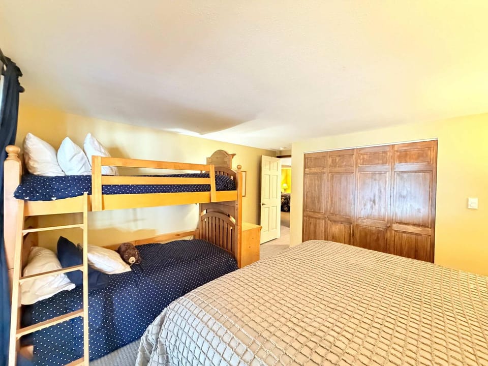 East Vail Getaway Steps from Ski Shuttle & Creek House in Vail