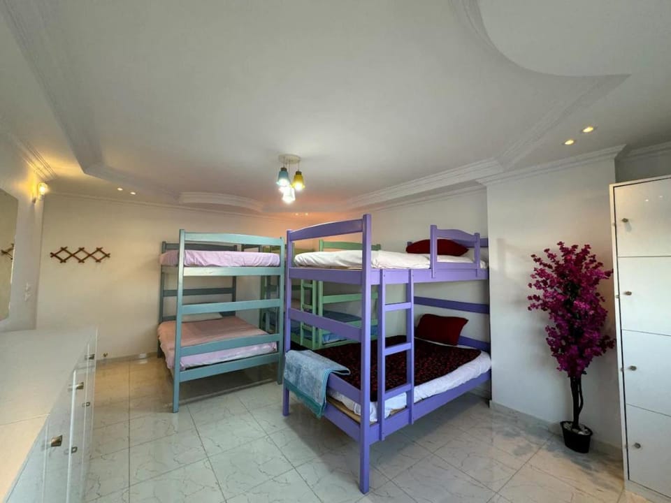 Bedroom, bunk bed