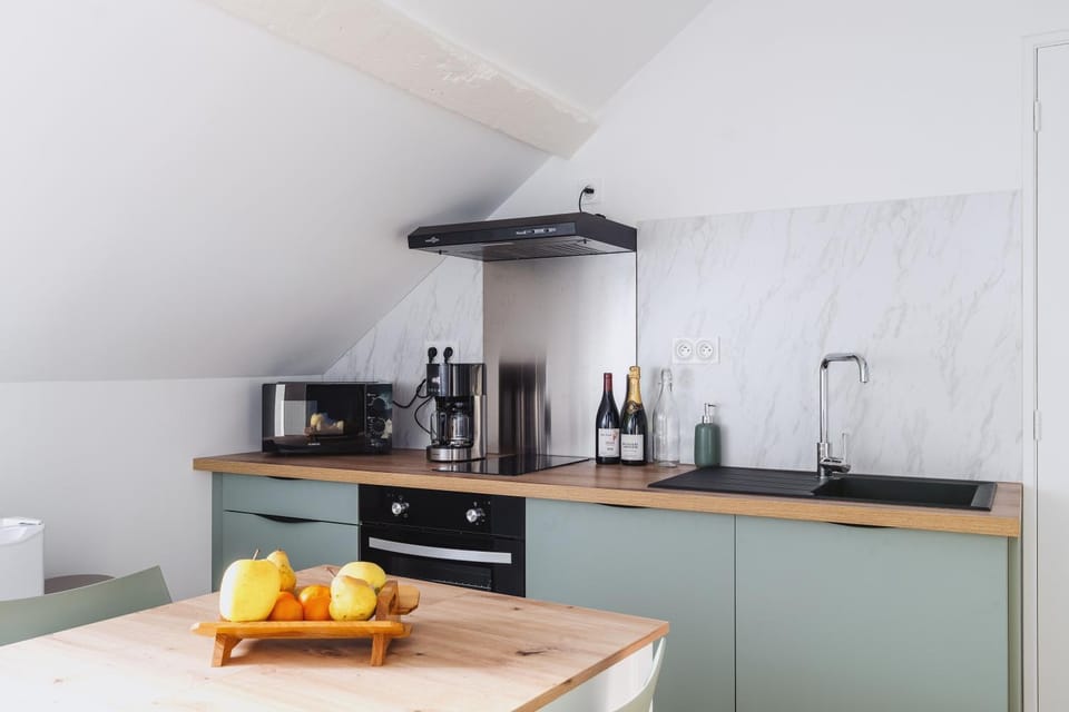 La Lucarne-Wifi-Netflix-Parking Apartment in Auvergne-Rhône-Alpes