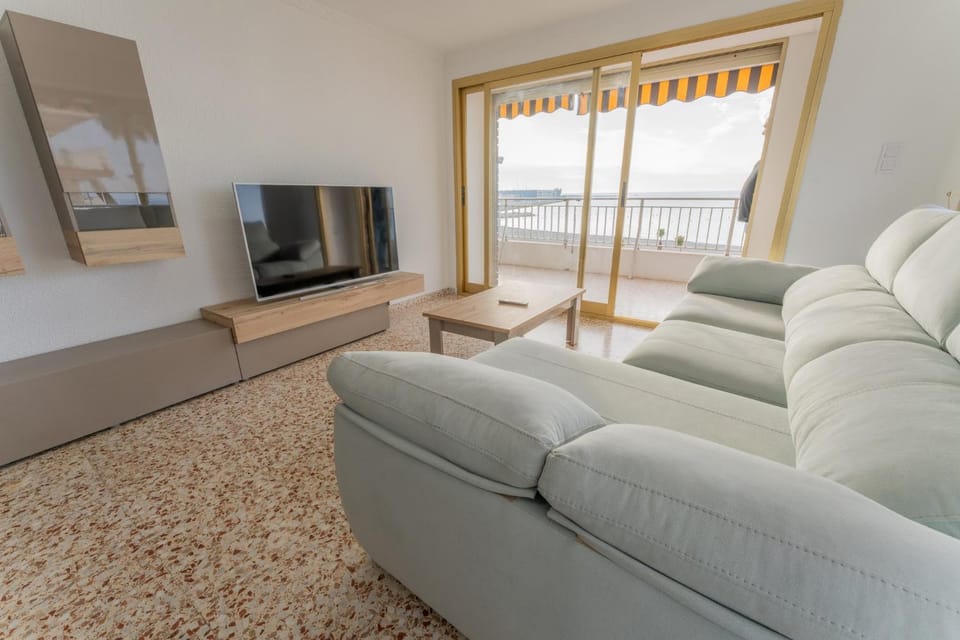Communal lounge/ TV room, Living room