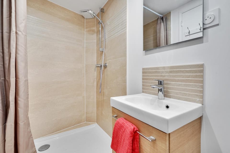 Charmant studio avec mezzanine - R9 Apartment in Paris